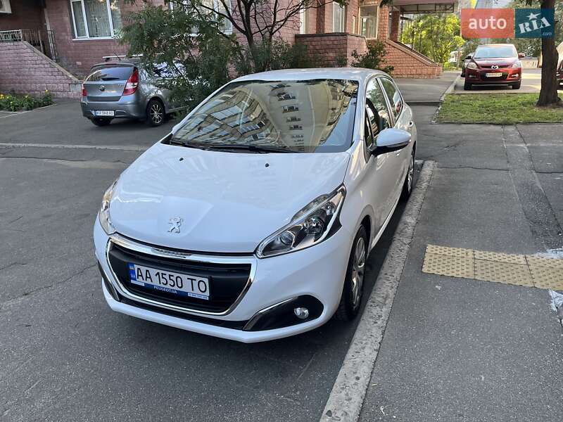 Хэтчбек Peugeot 208 2018 в Киеве
