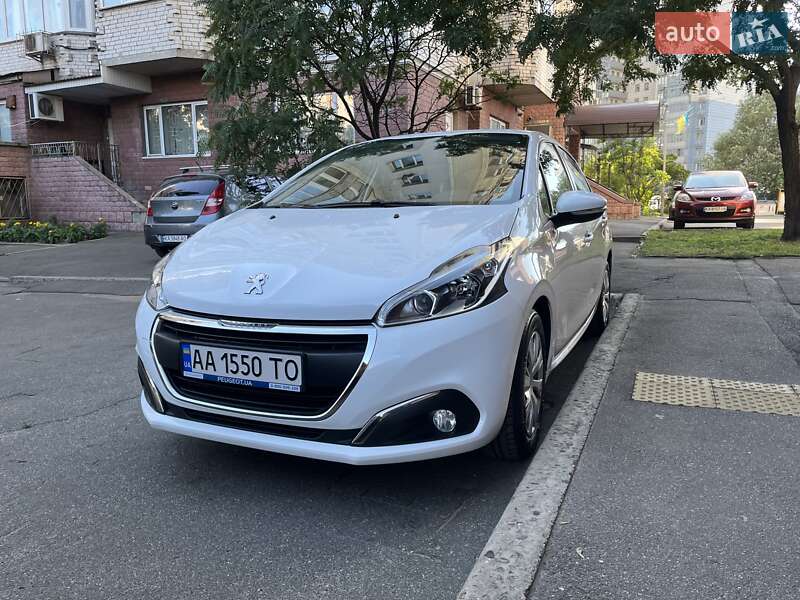 Хэтчбек Peugeot 208 2018 в Киеве