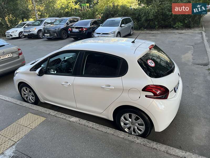 Хэтчбек Peugeot 208 2018 в Киеве