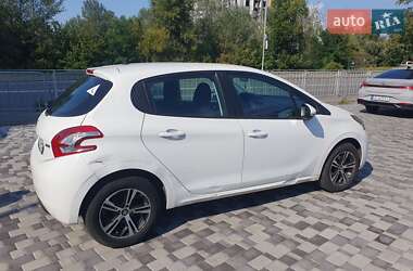 Хэтчбек Peugeot 208 2015 в Киеве