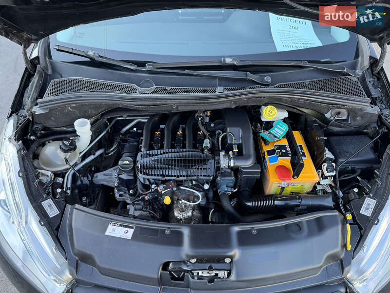 Хетчбек Peugeot 208 2013 в Запоріжжі
