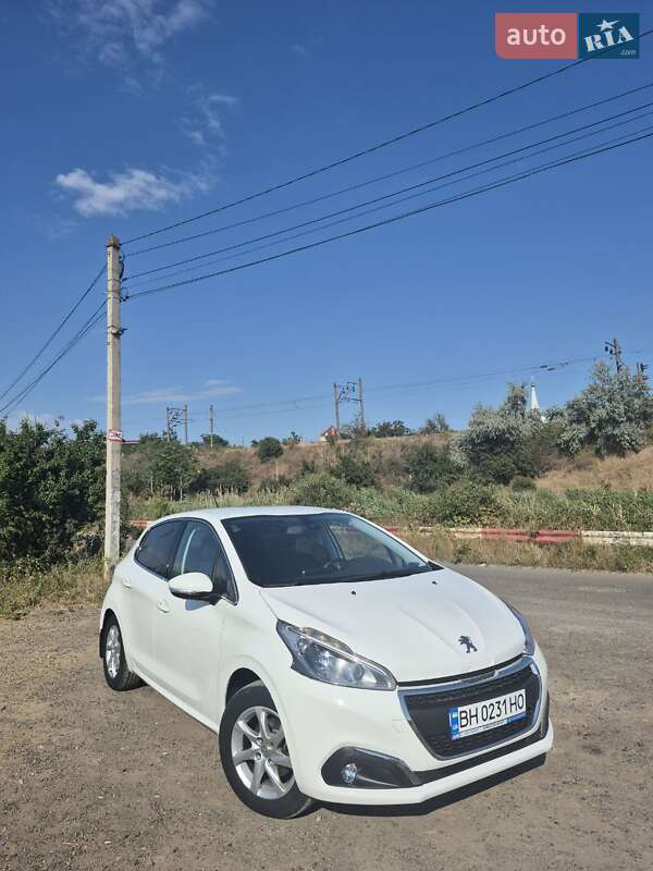 Хэтчбек Peugeot 208 2017 в Одессе