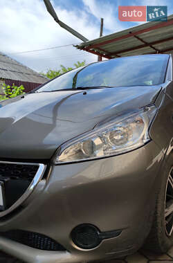 Хэтчбек Peugeot 208 2013 в Павлограде