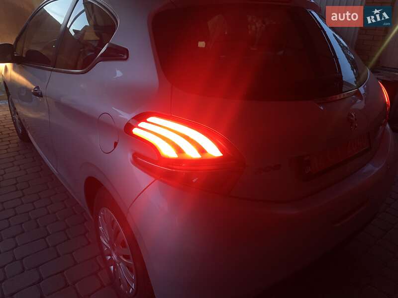 Хэтчбек Peugeot 208 2017 в Виннице
