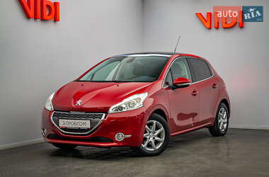 Хэтчбек Peugeot 208 2013 в Киеве