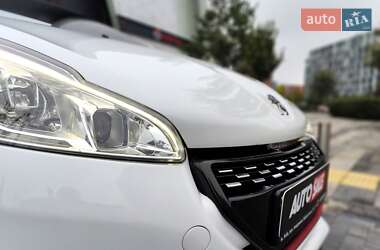 Хетчбек Peugeot 208 2013 в 