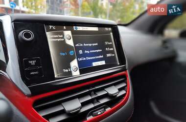 Хетчбек Peugeot 208 2013 в 