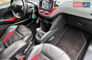 Хетчбек Peugeot 208 2013 в 