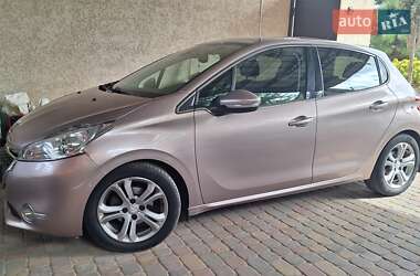 Хэтчбек Peugeot 208 2013 в Полтаве