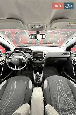 Хэтчбек Peugeot 208 2013 в 