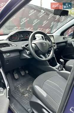 Хэтчбек Peugeot 208 2013 в 