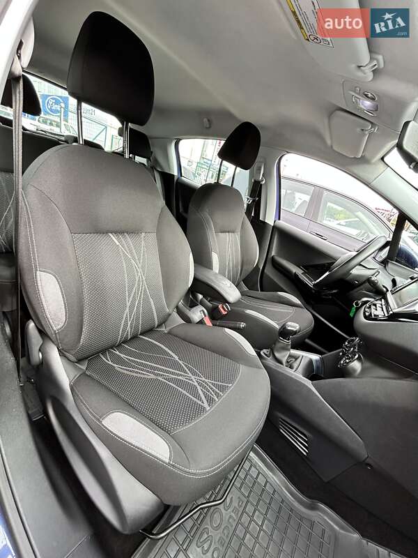 Хэтчбек Peugeot 208 2013 в Сумах