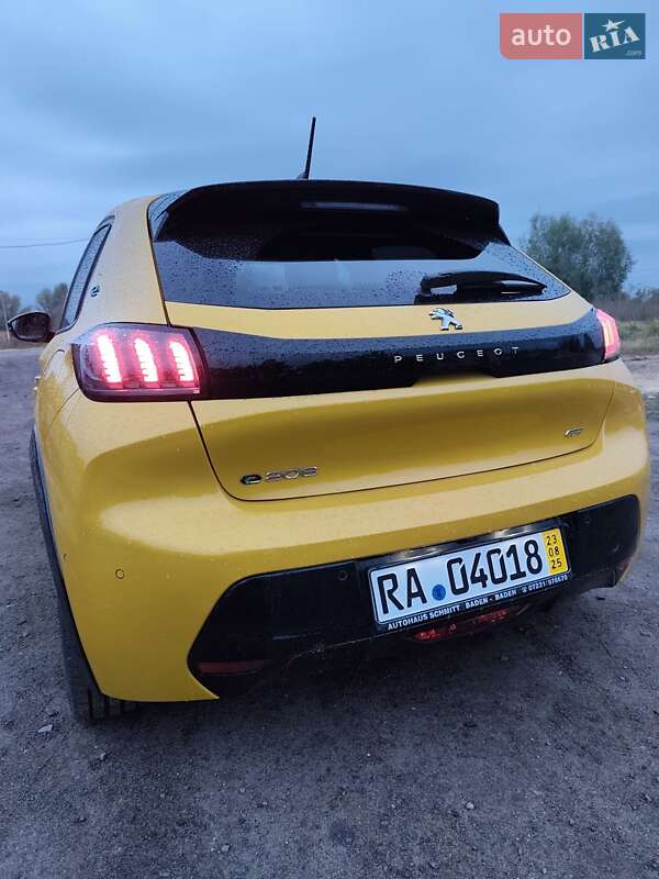 Хэтчбек Peugeot 208 2021 в Киеве