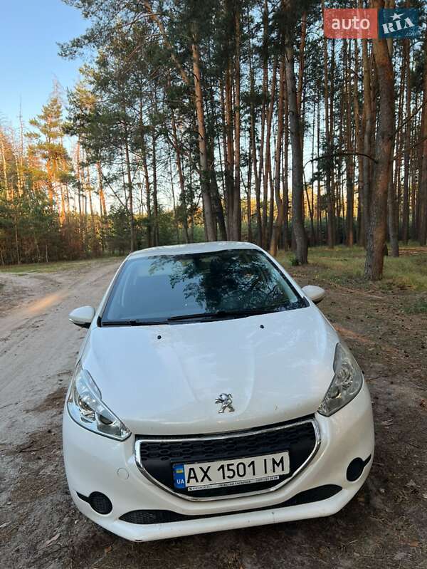 Хэтчбек Peugeot 208 2013 в Харькове
