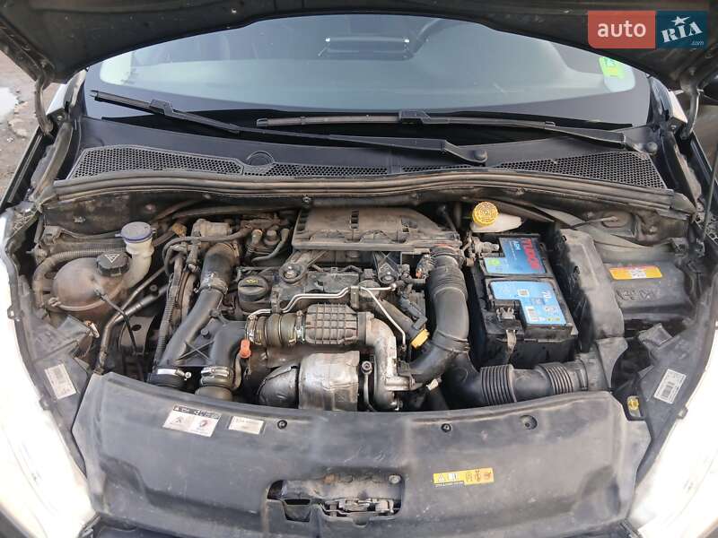 Хэтчбек Peugeot 208 2013 в Калуше