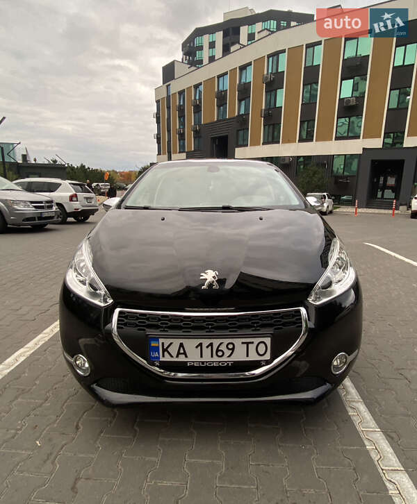 Хэтчбек Peugeot 208 2015 в Киеве фото 4 Хэтчбек Peugeot 208 2015 в Киеве
