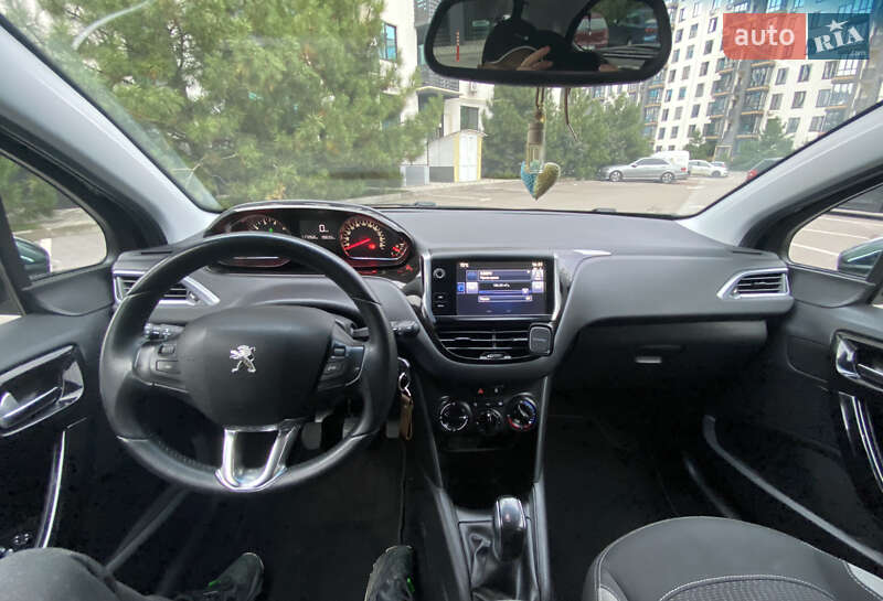 Хэтчбек Peugeot 208 2015 в Киеве фото 18 Хэтчбек Peugeot 208 2015 в Киеве