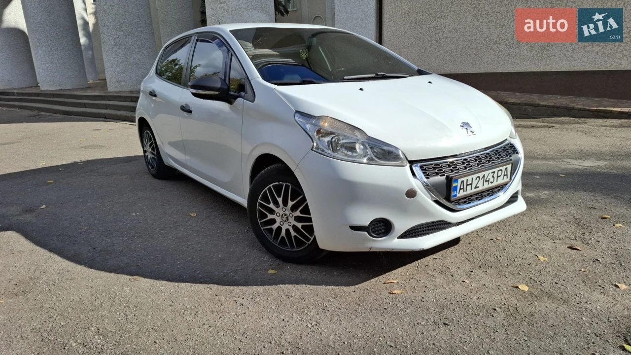 2013 Peugeot 208 - мініатюра 13