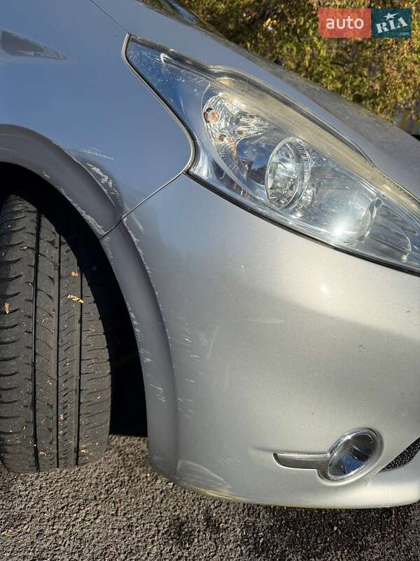 Хэтчбек Peugeot 208 2013 в Киеве