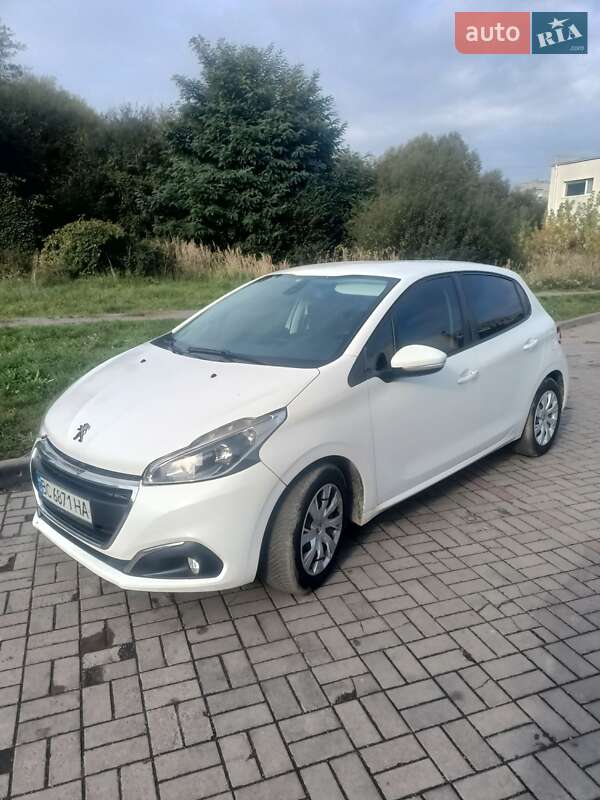 Хэтчбек Peugeot 208 2017 в Львове