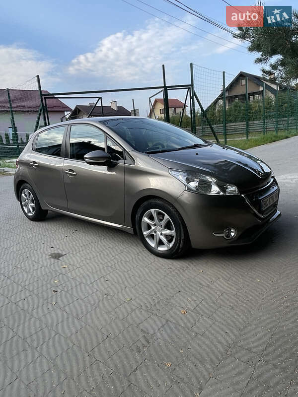 Хэтчбек Peugeot 208 2012 в Львове фото 2 Хэтчбек Peugeot 208 2012 в Львове