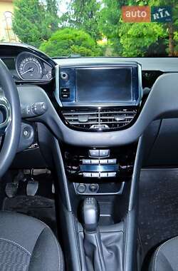 Хэтчбек Peugeot 208 2017 в 