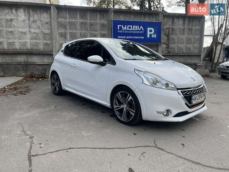 Хэтчбек Peugeot 208 2013 в Киеве