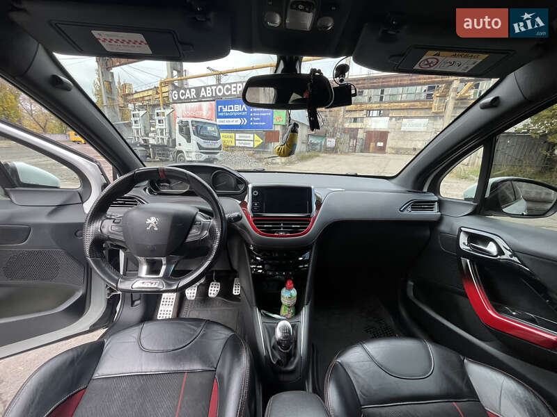 Хэтчбек Peugeot 208 2013 в Киеве