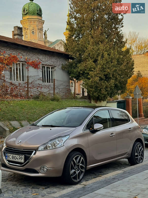 Peugeot 208 2013