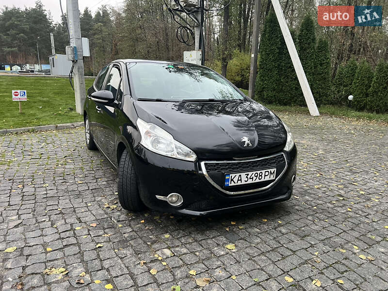 Peugeot 208 2012