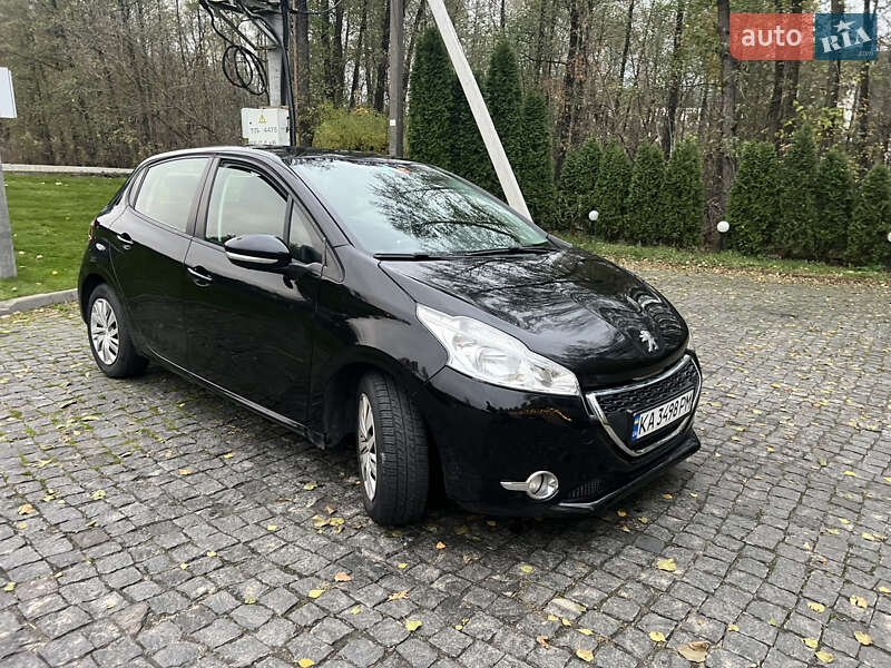 Хэтчбек Peugeot 208 2012 в Киеве