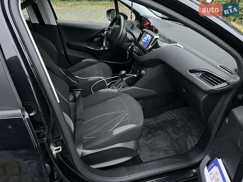 Хэтчбек Peugeot 208 2012 в Киеве