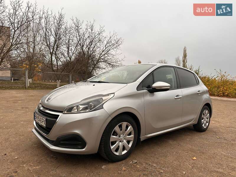 Хетчбек Peugeot 208 2017 в Южноукраїнську