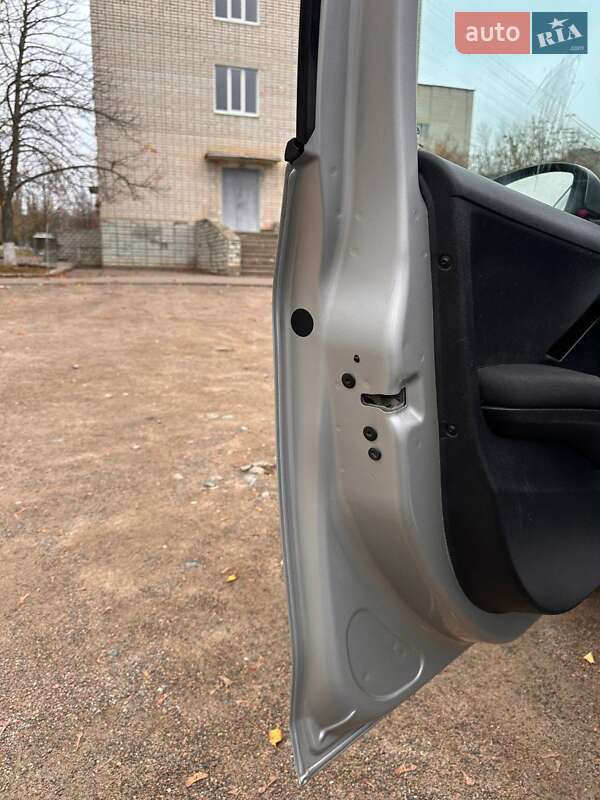 Хетчбек Peugeot 208 2017 в Южноукраїнську