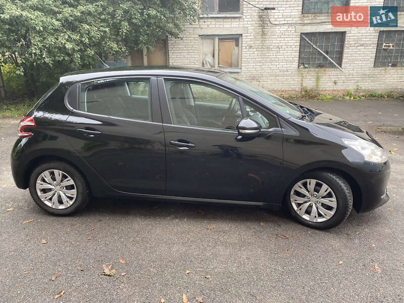Хэтчбек Peugeot 208 2014 в Луцке фото 4 Хэтчбек Peugeot 208 2014 в Луцке