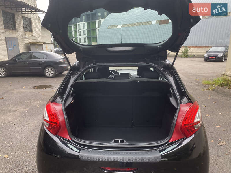 Хэтчбек Peugeot 208 2014 в Луцке фото 16 Хэтчбек Peugeot 208 2014 в Луцке