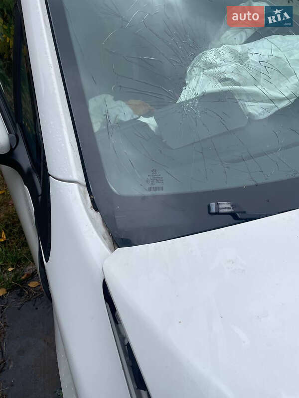 Хэтчбек Peugeot 208 2013 в Харькове