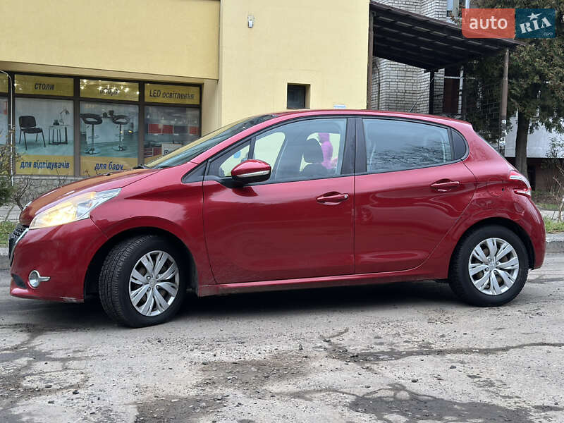 Хетчбек Peugeot 208 2013 в Львові