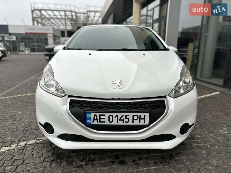 Хэтчбек Peugeot 208 2013 в Днепре