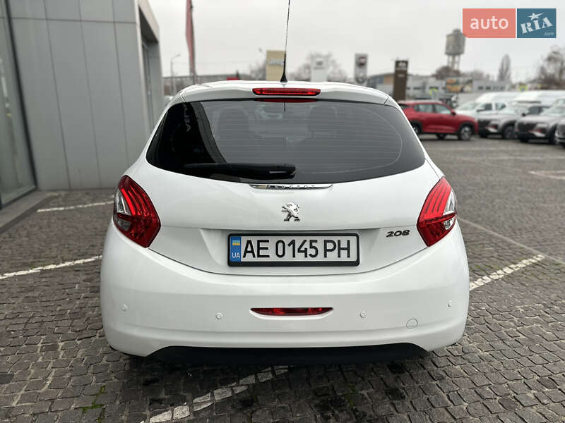Хэтчбек Peugeot 208 2013 в Днепре