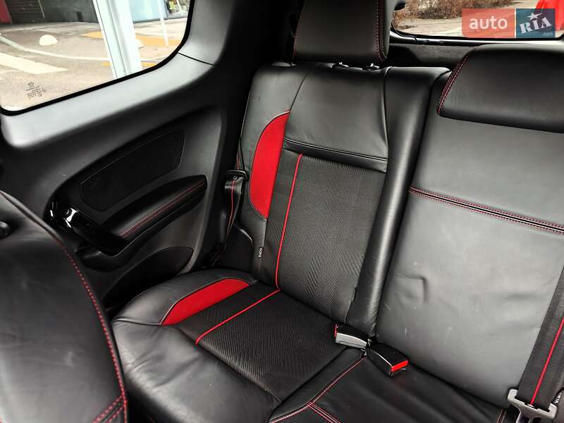 Хэтчбек Peugeot 208 2013 в Киеве фото 45 Хэтчбек Peugeot 208 2013 в Киеве