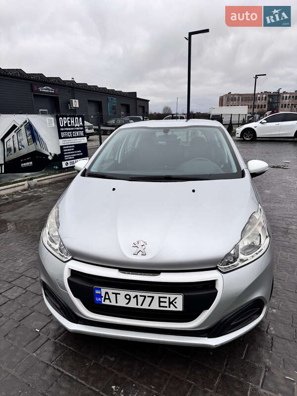 Peugeot 208 2016