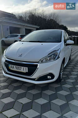 Хетчбек Peugeot 208 2016 в Києві