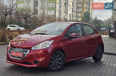 Хэтчбек Peugeot 208 2012 в Ивано-Франковске