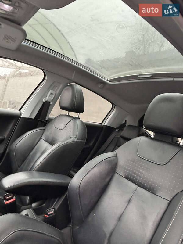 Хэтчбек Peugeot 208 2014 в Ровно