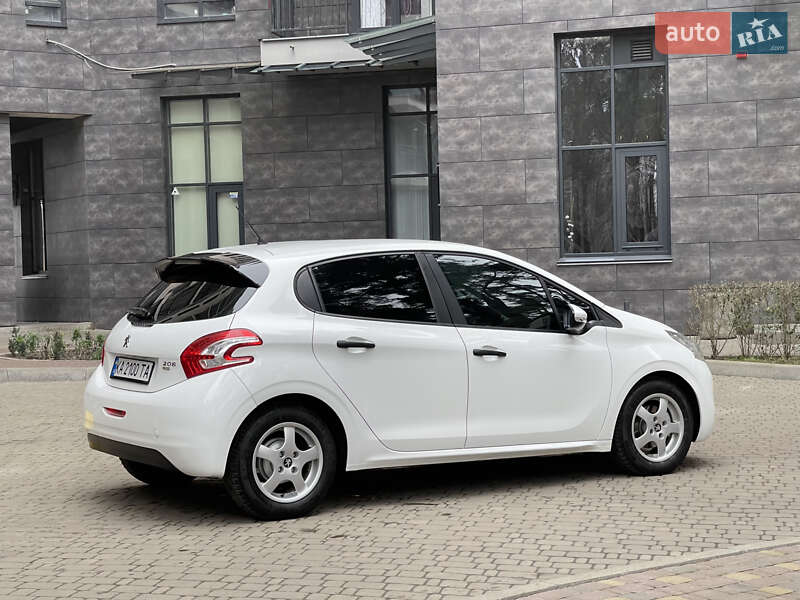 Хетчбек Peugeot 208 2014 в Броварах