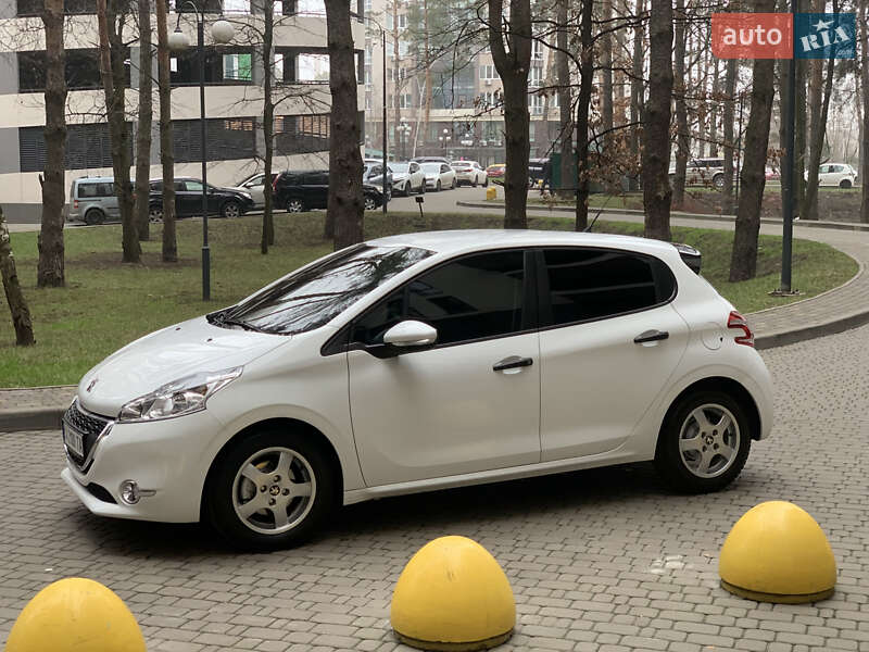 Хетчбек Peugeot 208 2014 в Броварах
