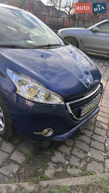 Хэтчбек Peugeot 208 2013 в Киеве фото 4 Хэтчбек Peugeot 208 2013 в Киеве