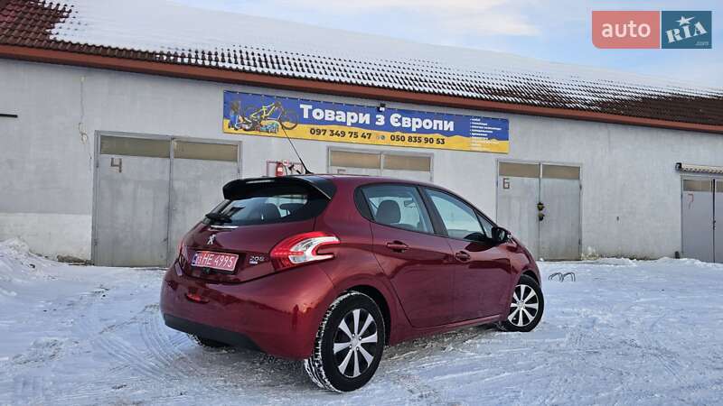 Хэтчбек Peugeot 208 2012 в Ивано-Франковске