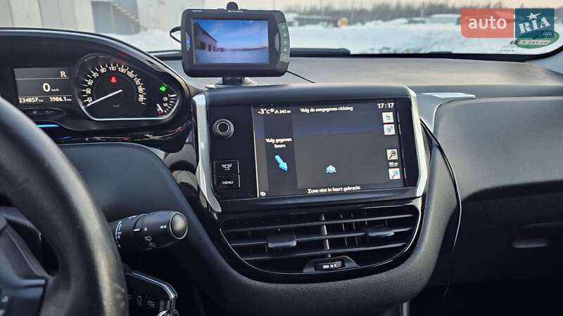 Хэтчбек Peugeot 208 2012 в Ивано-Франковске